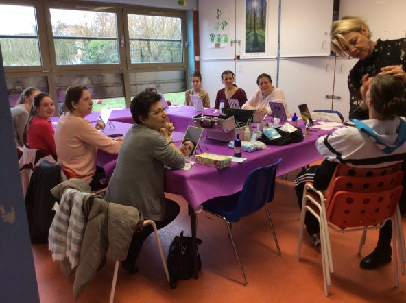 affiche  atelier femmes créatives 